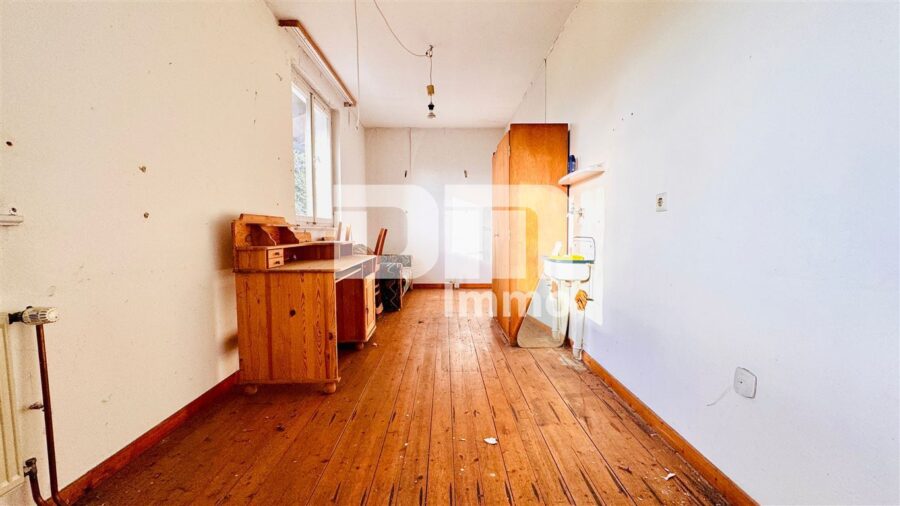 Laden-/Büro-/Lagerkomplex mit 300 m² Nutzfläche auf großem Grundstück und Parkflächen - EG Büro